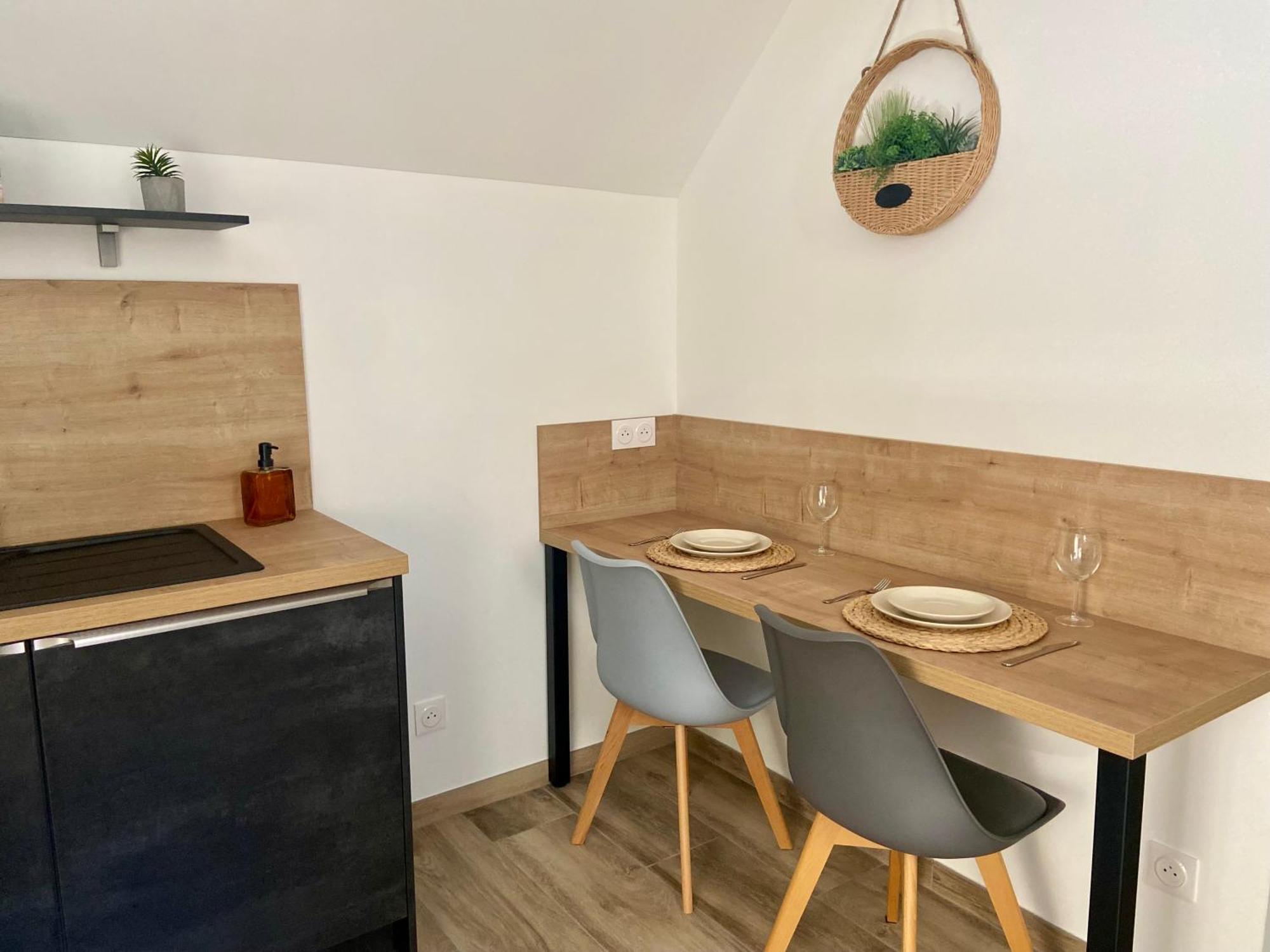 Les Appartements Du Vieux Poussan ภายนอก รูปภาพ
