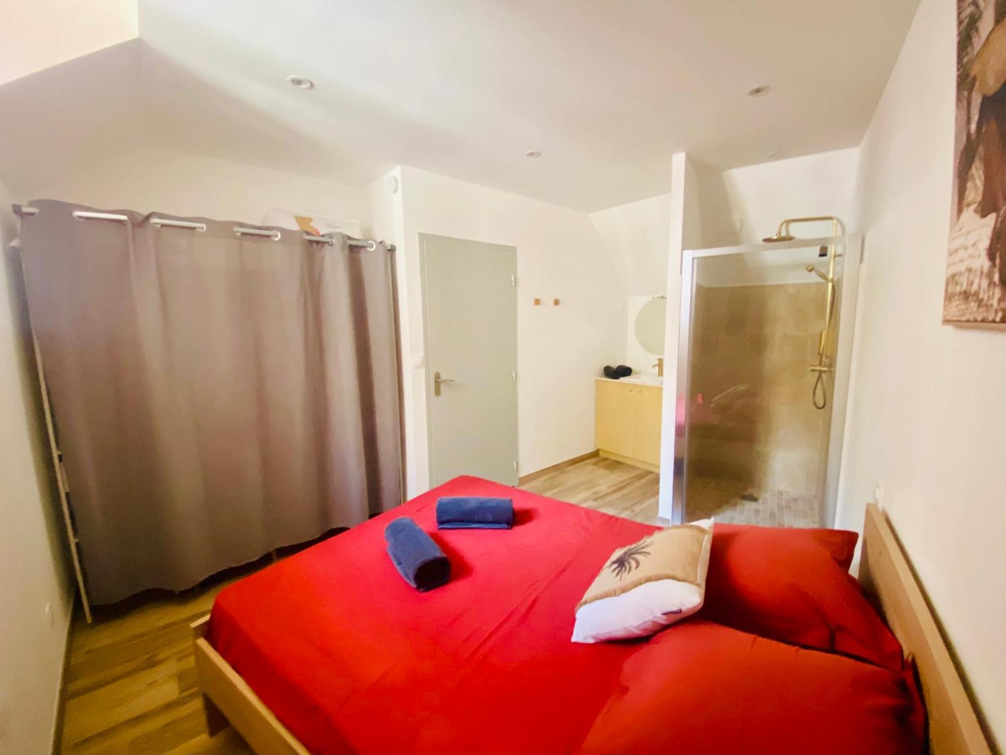 Les Appartements Du Vieux Poussan ภายนอก รูปภาพ