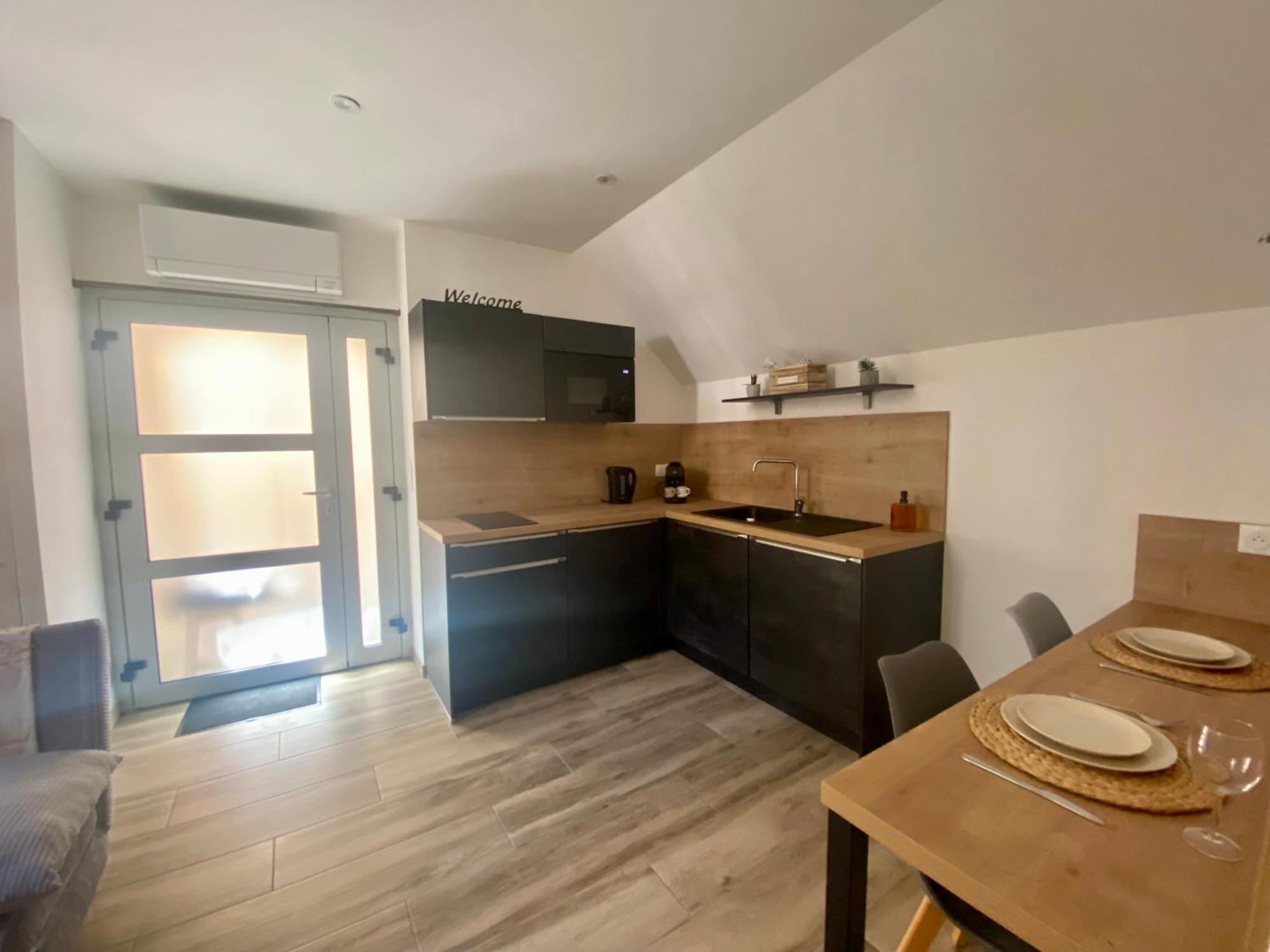 Les Appartements Du Vieux Poussan ภายนอก รูปภาพ