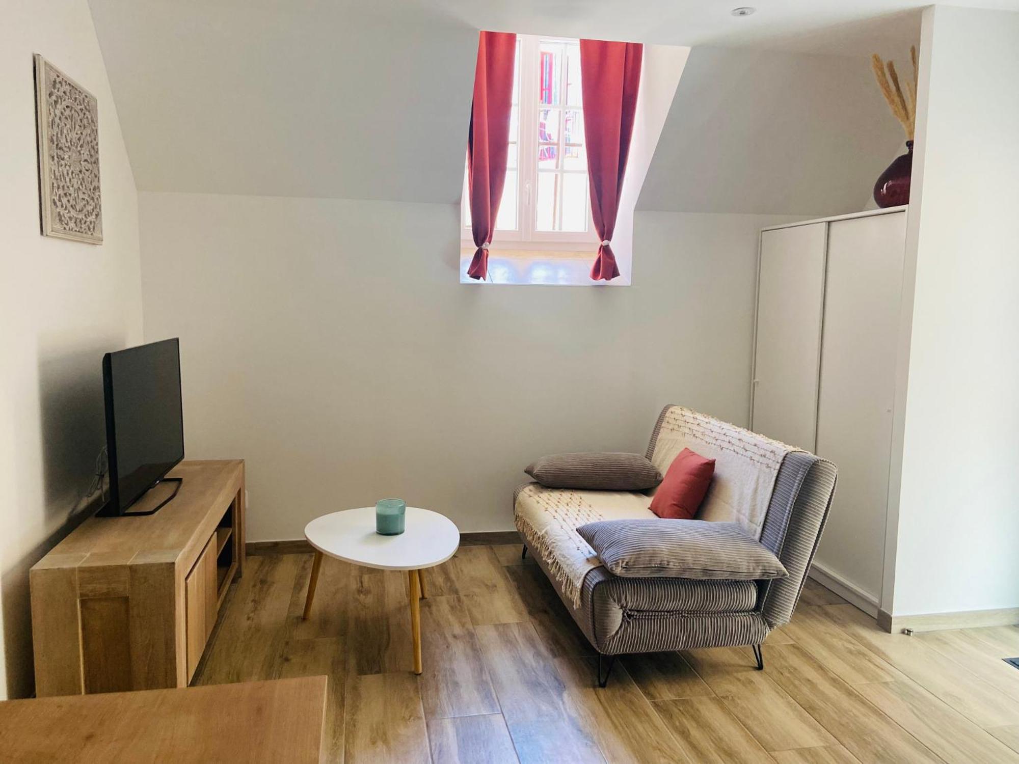 Les Appartements Du Vieux Poussan ภายนอก รูปภาพ